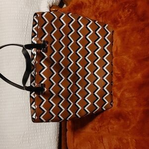 💚Trina Turk Tote bag with dust cover